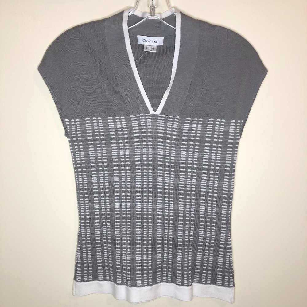 NEW - Calvin Klein Soft Light Gray Sleeveless/V-Neck Cotton Sweater Y2K Preppy